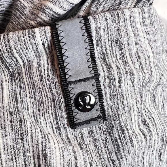 4X LULULEMON  Vinyasa Infinity Scarf - - -Heathered Gray - Picture 2 of 10